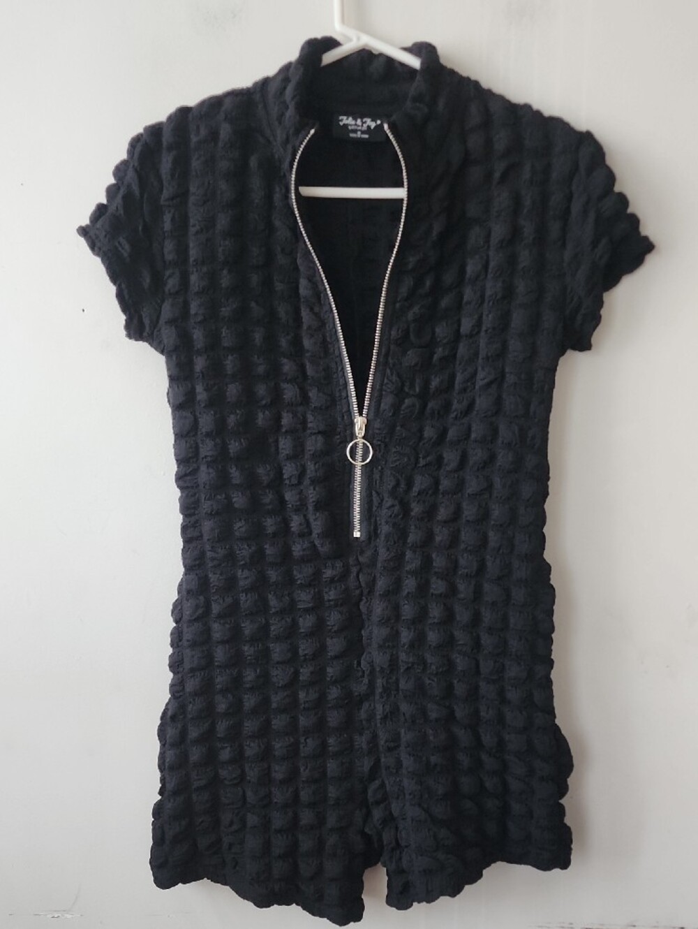 Black Textured Short-Sleeve Romper with Zip Front. New Without Tag - Picture 10 of 12